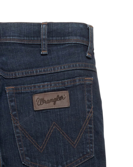 WRANGLER-Men's Jeans TEXAS Regular Straight Blue Black. Μαλακό παντελόνι σε σκούρο χρώμα ψηλό καβάλο με φερμουάρ στο κλείσιμο και ίσια γραμμή. Πρόκειται για το best seller μιας από τις πιο αναγνωρισμένες εταιρείες το χώρο του τζιν.  Η πρώτη επιλογή για τον άνδρα που αναζητά την άνεση και την κομψότητα. Σύνθεση 82% cotton 15% polyester 3% elastane