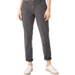Casual Chinos Regular Strech Grey, Mid rise, Slim leg. Γυναικείο βαμβακερό παντελόνι με διπλό εξωτερικό κουμπί στη ζώνη και σε γραμμή chinos. Καθημερινό ύφος για άνεση όλη μέρα, σε σκούρο γκρι χρώμα. Το πανί του είναι μαλακό και έχει την ιδιότητα να αναπνέει. Material composition 98% cotton, 2% elastane. WE CARE: Items with other sustainable properties that go beyond our minimum standards are marked with the WE CARE label.