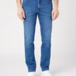 TEXAS SLIM Jeans Pisces Epic Soft. Ανδρικό τζιν παντελόνι σε κλασική γραμμή. Ψηλό καβάλο, ίσιο στο πόδι και κλείσιμο με φερμουάρ. Μαλακό ύφασμα, με τεχνολογία που αναπνέει και ακολουθεί τις κινήσεις του σώματος. FABRIC 84% Cotton 15% Polyester 1% Elastane