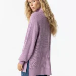 10051595651 2 woman.pullover