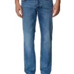 Men Tapered Jeans 1986 LARKEE-BEEX Light Blue. Ανδρικό τζιν παντελόνι σε άνετη γραμμή που στενεύει στο τελείωμα. Ανοιχτό πετροπλυμένο χρώμα, χαρακτηριστικό γνώρισμα της DIESEL. Άνετο καθημερινό ύφος που θες σιγουρα να έχεις. Tapered style with an ample thigh room. The leg slightly narrows from knee to ankle. Crafted from comfort denim, this light blue wash is part of the DNA selection: a series of essential washes that channel Diesel's heritage and style codes. Fitting : Model is wearing a size 31 and is 182 cm / 5'10''. Fits true to size, take your normal size. Materials 98% cotton 2% elastan.