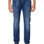 Men Skinny Jeans 1979 SLEENKER Dark Stone. Ανδρικό τζιν σε νεανική κολλητή γραμμή και χαμηλό καβάλο. Ένα τζιν σχεδιασμένο με πανκ-ροκ διάθεση, για casual και ιδιαίτερο ύφος. Skinny style with a low waist and regular-length, narrow leg from thigh to ankle, designed with a punk-rock attitude in mind. Crafted using partially recycled cotton, this stretch denim showcases a dark blue wash with light treatments. It's part of the DNA selection of essential, heritage styles.
