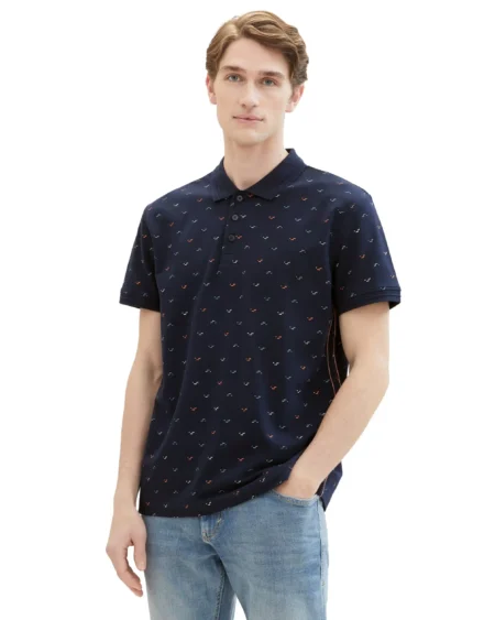Men All-over Printed Polo Regular Fit Navy. Ανδρικό μπλουζάκι πικέ με γιακά και κοντό μανίκι. Κλασική γραμμή. Ελαφρύ και μαλακό ύφασμα. Μπλε σκούρα βάση με γεωμετρικά microprints. Σύνθεση 100% cotton . Collection : Spring / Summer 2024
